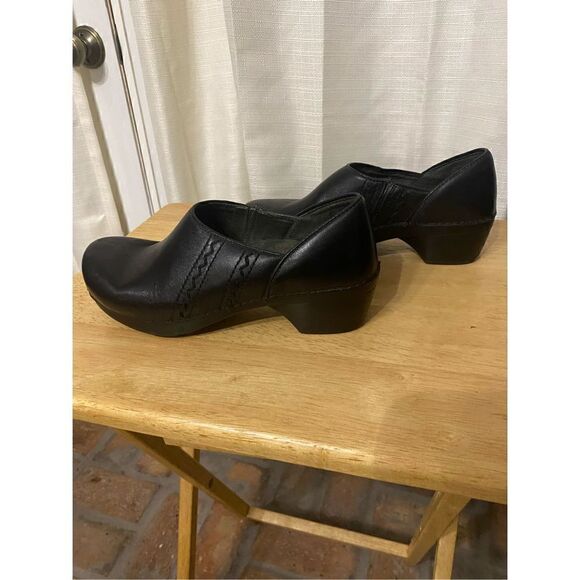 Dansko black leather slip on clogs size 38 - Picture 5 of 9
